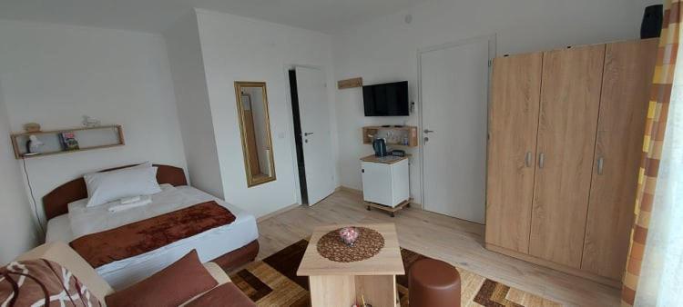 Fenix Apartment & Rooms Vinci Ngoại thất bức ảnh